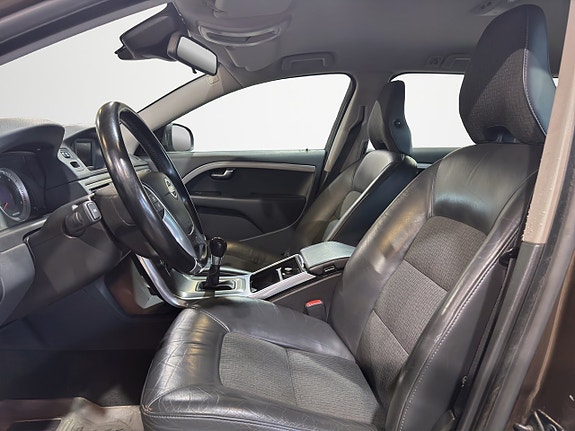 Volvo V70 11 of 30
