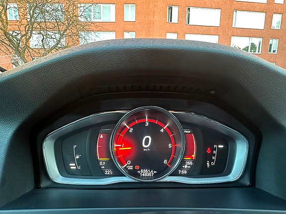 Volvo V60 Cross Country 6 of 8