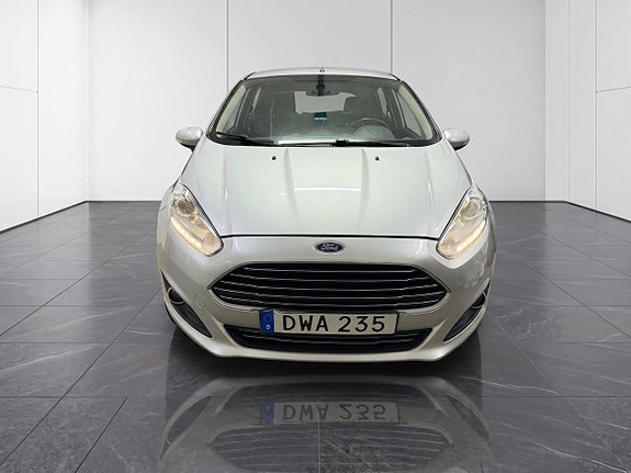 Ford Fiesta 2 of 12
