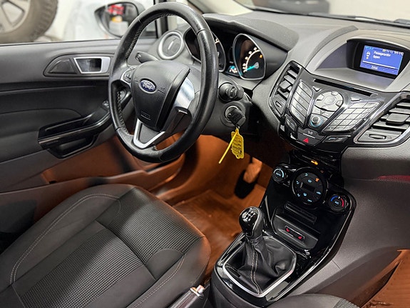 Ford Fiesta 10 of 12