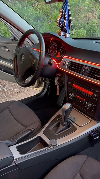 BMW 320i 5 of 8