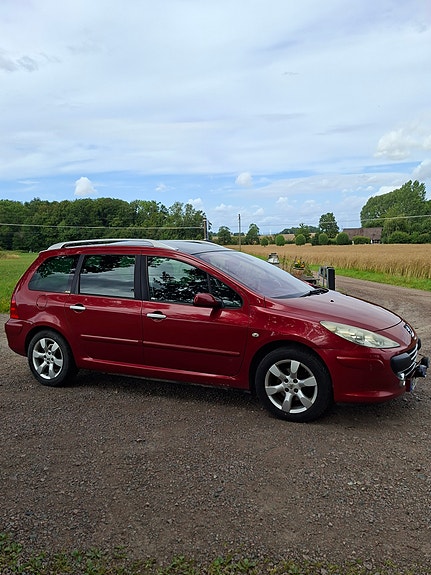 Peugeot 307 SW 3 of 17