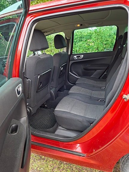 Peugeot 307 SW 10 of 17