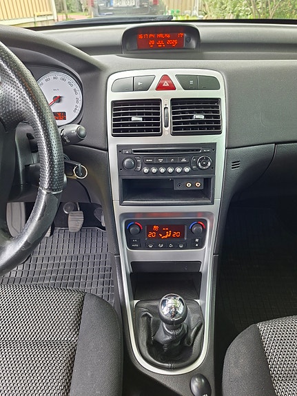 Peugeot 307 SW 16 of 17
