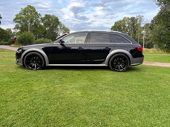 Audi A4 allroad 2 of 11