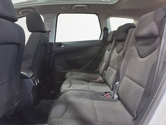 Peugeot 308 SW 14 of 25