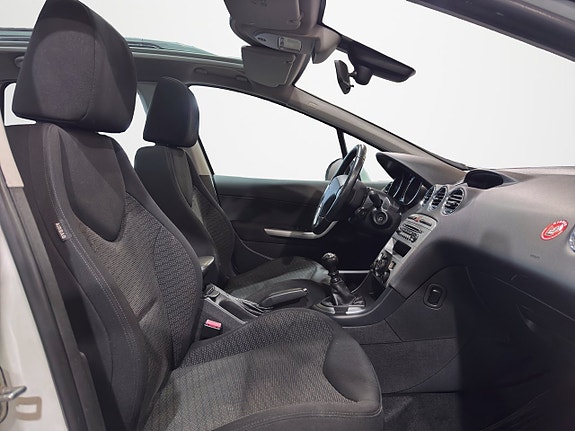 Peugeot 308 SW 21 of 25