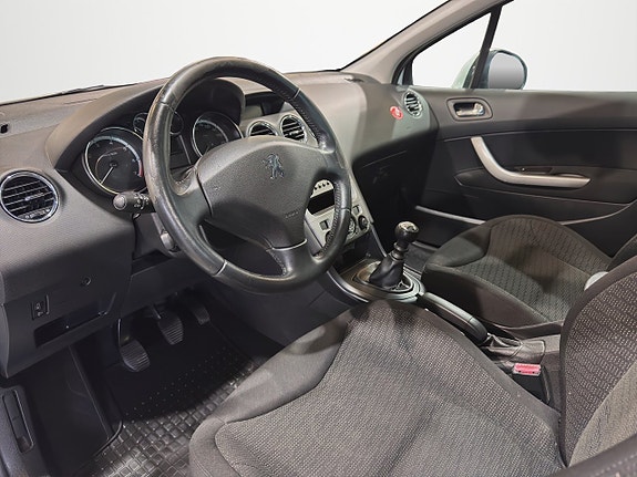 Peugeot 308 SW 13 of 25