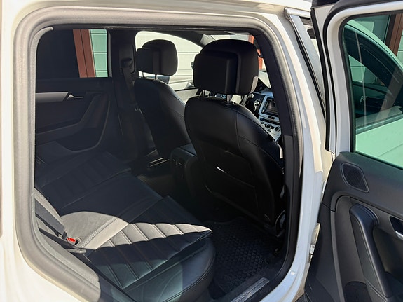 Volkswagen Passat Alltrack 4 of 5