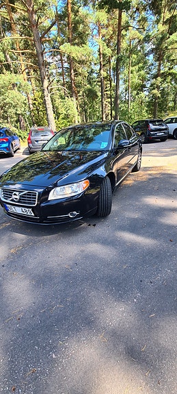Volvo S80 4 of 5