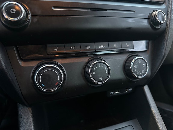 Skoda Octavia 10 of 19