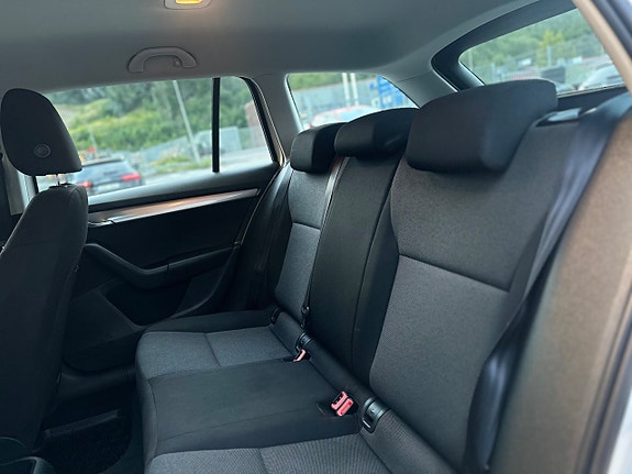 Skoda Octavia 12 of 19