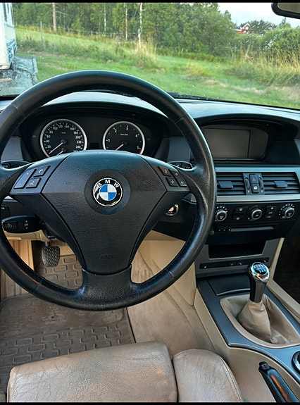 BMW 530d 4 of 6