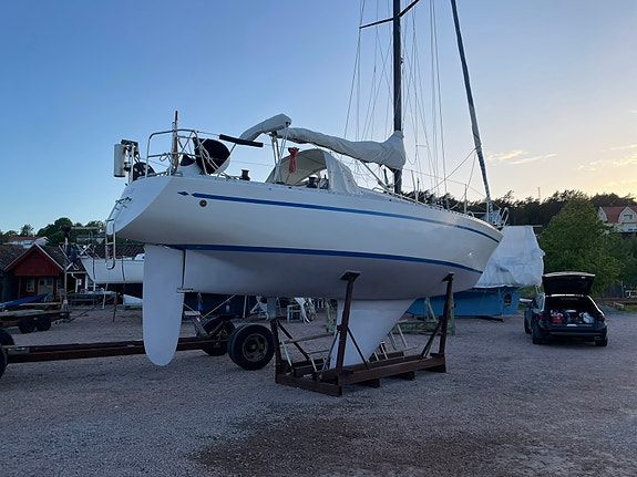 Välvårdad Aphrodite 34 med Volvo Penta från 2022 4 of 5