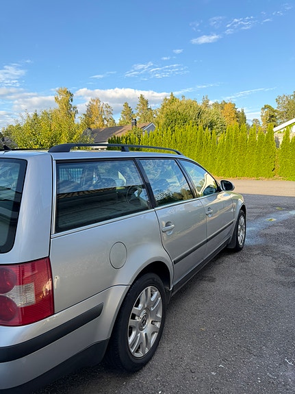 Volkswagen Passat 4 of 7