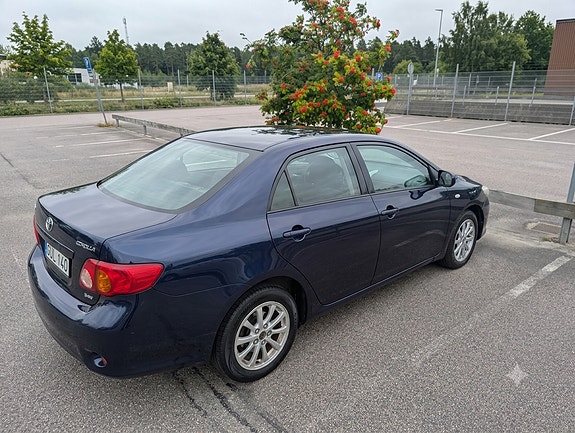 Toyota Corolla 2 of 7