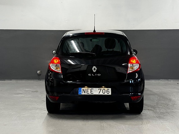 Renault Clio 13 of 30