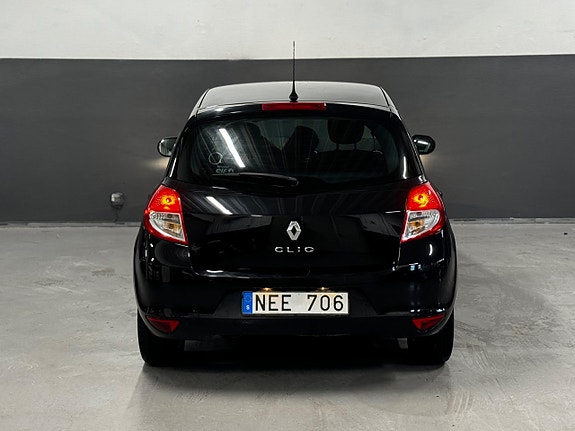 Renault Clio 12 of 30