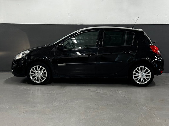 Renault Clio 9 of 30