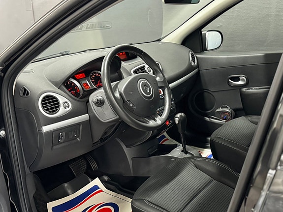 Renault Clio 17 of 30
