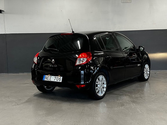 Renault Clio 11 of 30