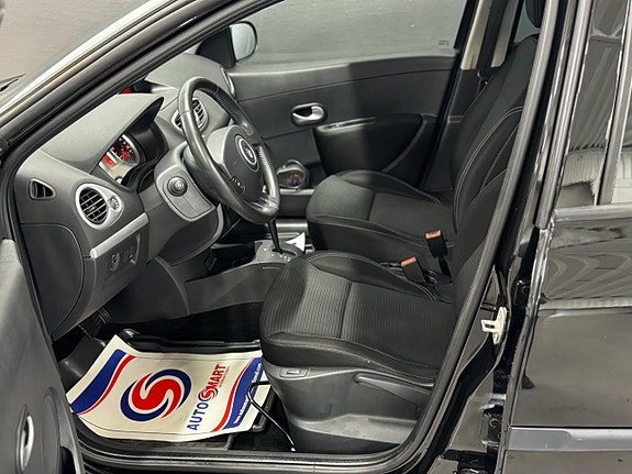 Renault Clio 18 of 30