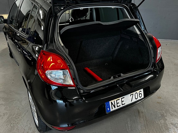 Renault Clio 16 of 30