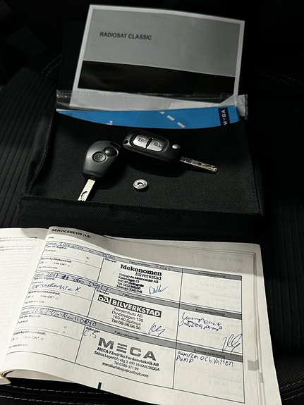 Renault Clio 27 of 30