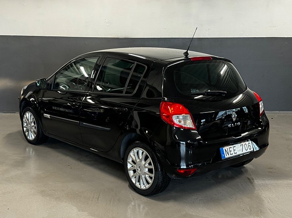 Renault Clio 14 of 30