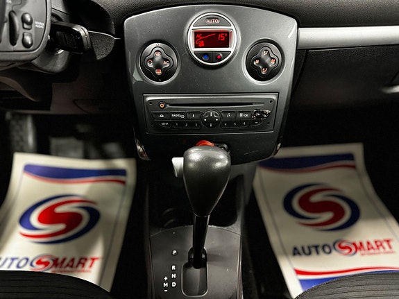 Renault Clio 22 of 30