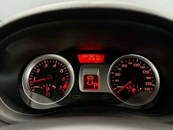 Renault Clio 24 of 30
