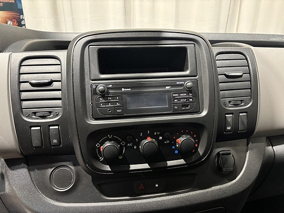 Renault Trafic 18 of 24
