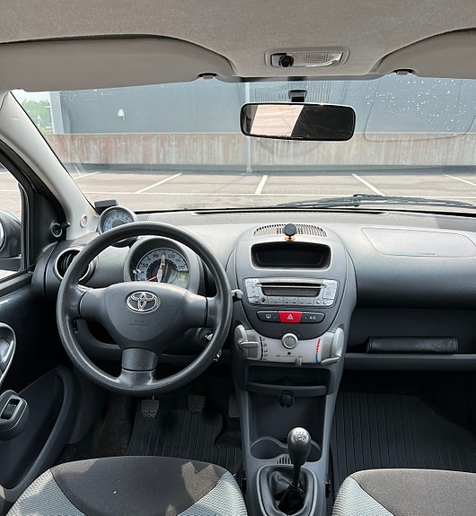 Toyota Aygo 5 of 6