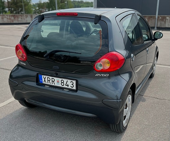Toyota Aygo 4 of 6