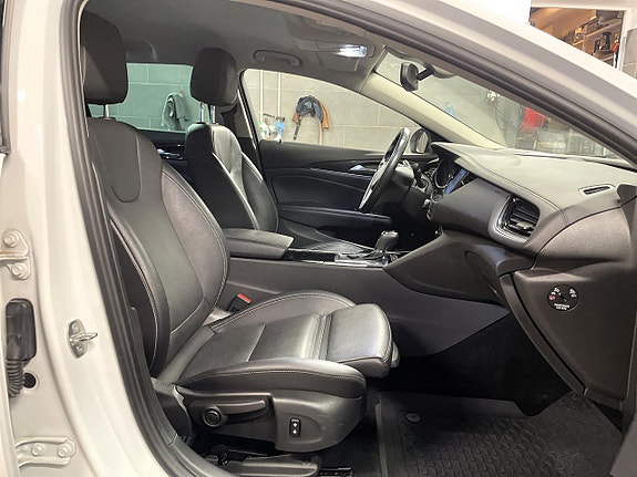 Opel Insignia 12 of 13