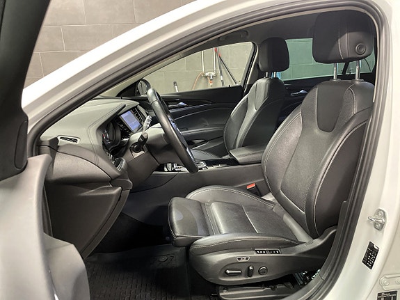 Opel Insignia 8 of 13
