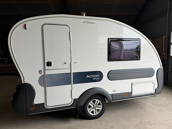 Adria Action 361 LH 3 of 10
