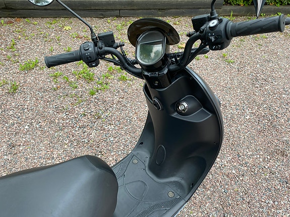 Lvneng Elmoped scooter 2 of 3