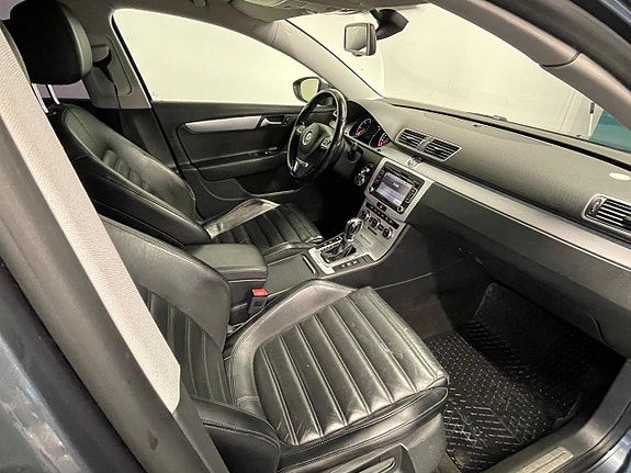 Volkswagen Passat Alltrack 7 of 12