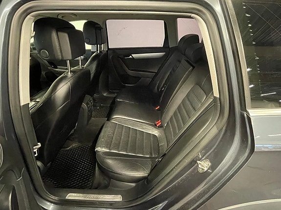 Volkswagen Passat Alltrack 10 of 12