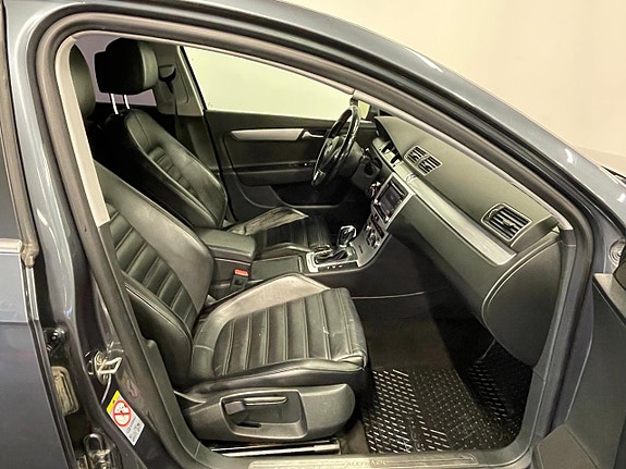 Volkswagen Passat Alltrack 9 of 12