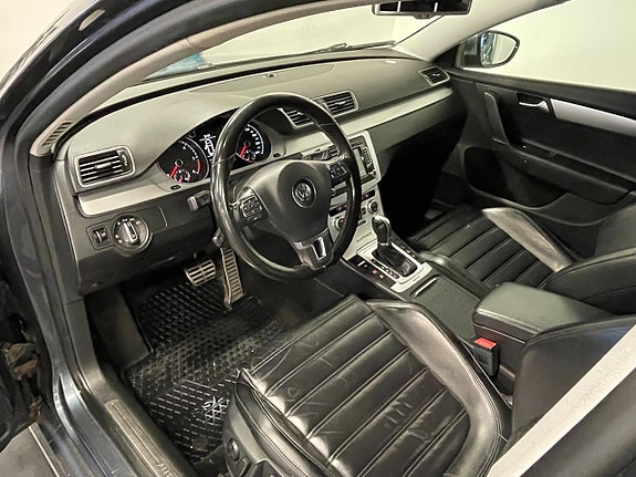 Volkswagen Passat Alltrack 6 of 12