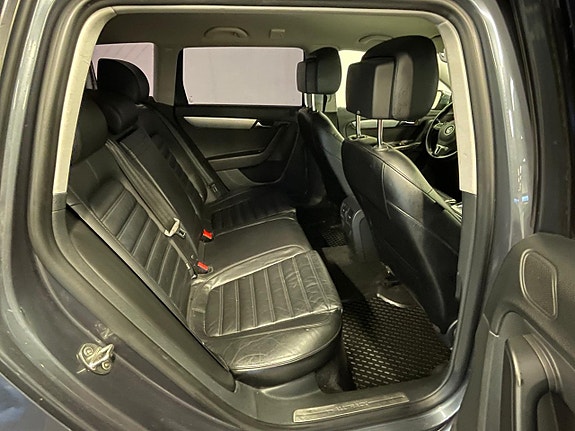 Volkswagen Passat Alltrack 11 of 12