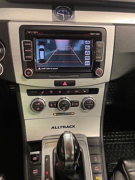 Volkswagen Passat Alltrack 12 of 12