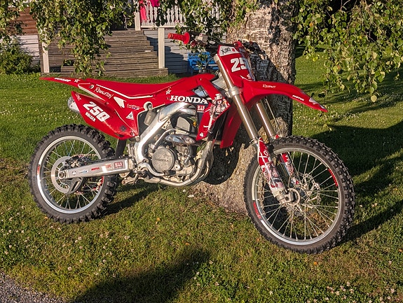 Honda CRF 3 of 4