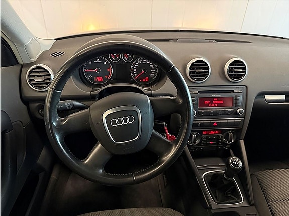 Audi A3 4 of 19