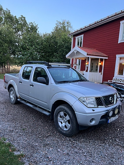 Nissan Navara 2 of 5