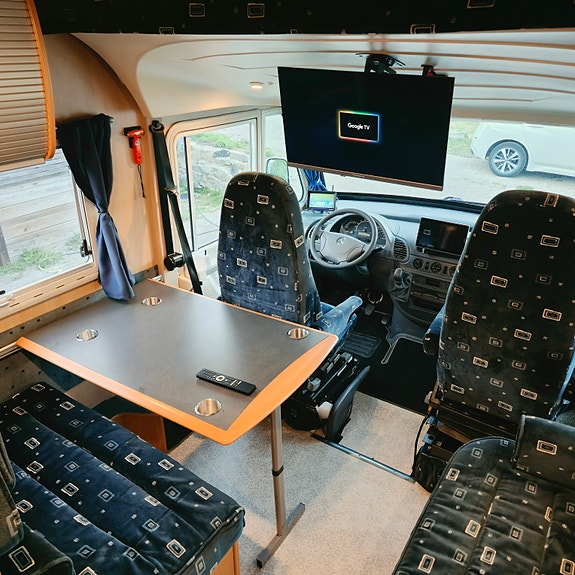 Pilote Mercedes-Benz 316 CDI 156 hk | Endast 12 000 mil | Premiumutrustad | B-körkort 10 of 18