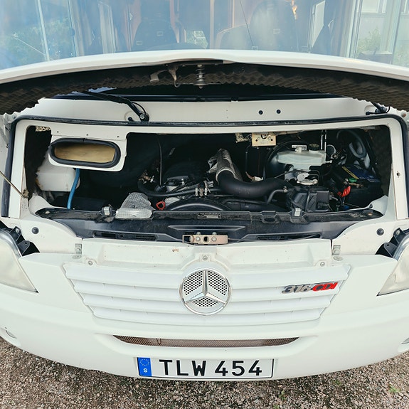 Pilote Mercedes-Benz 316 CDI 156 hk | Endast 12 000 mil | Premiumutrustad | B-körkort 5 of 18