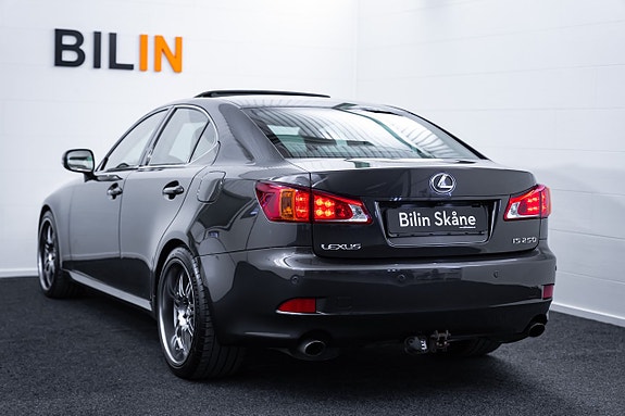 Lexus IS250 9 of 29